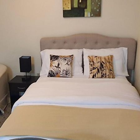 Hastings Towers 4D - Studio Apt Opp Beach Бриджтаун Экстерьер фото