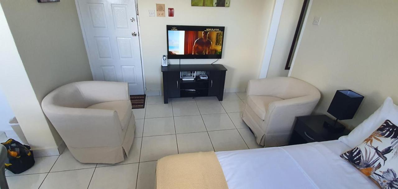 Hastings Towers 4D - Studio Apt Opp Beach Бриджтаун Экстерьер фото