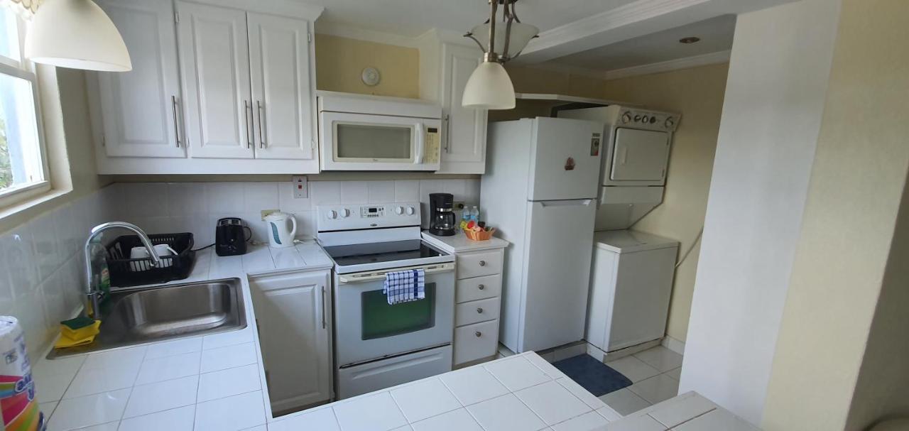 Hastings Towers 4D - Studio Apt Opp Beach Бриджтаун Экстерьер фото