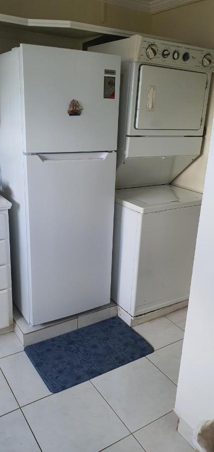 Hastings Towers 4D - Studio Apt Opp Beach Бриджтаун Экстерьер фото