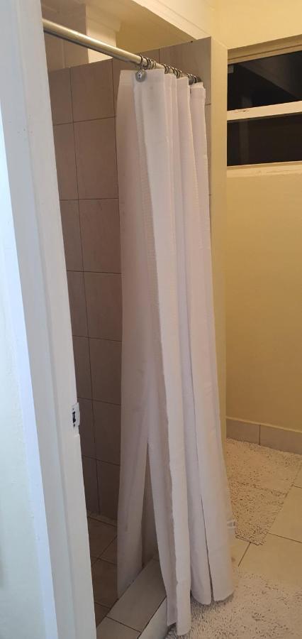 Hastings Towers 4D - Studio Apt Opp Beach Бриджтаун Экстерьер фото